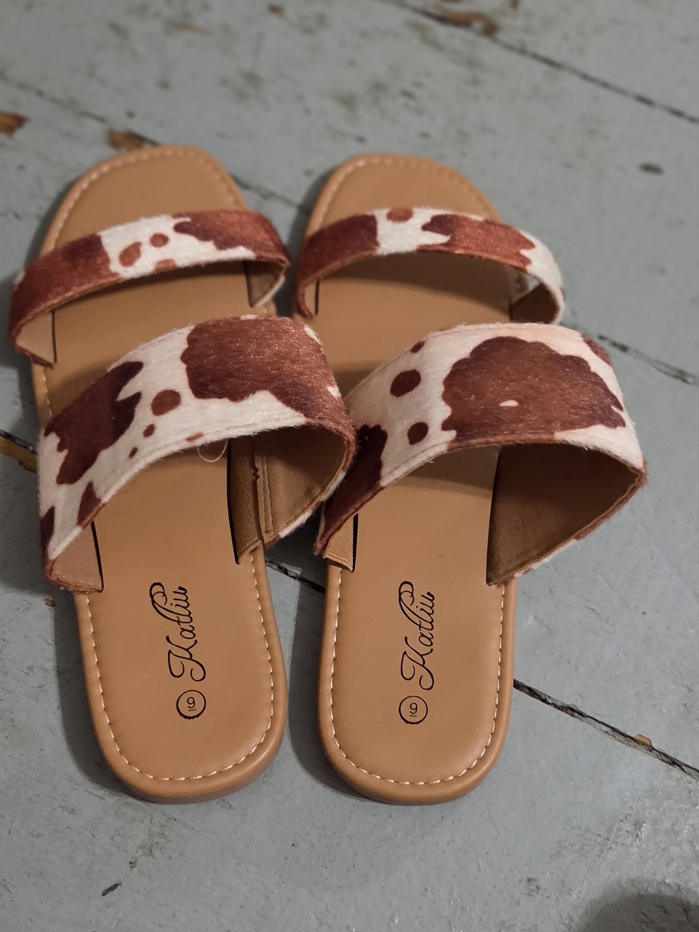 Kali Brown & White Cowhide Slide Sandals - Women